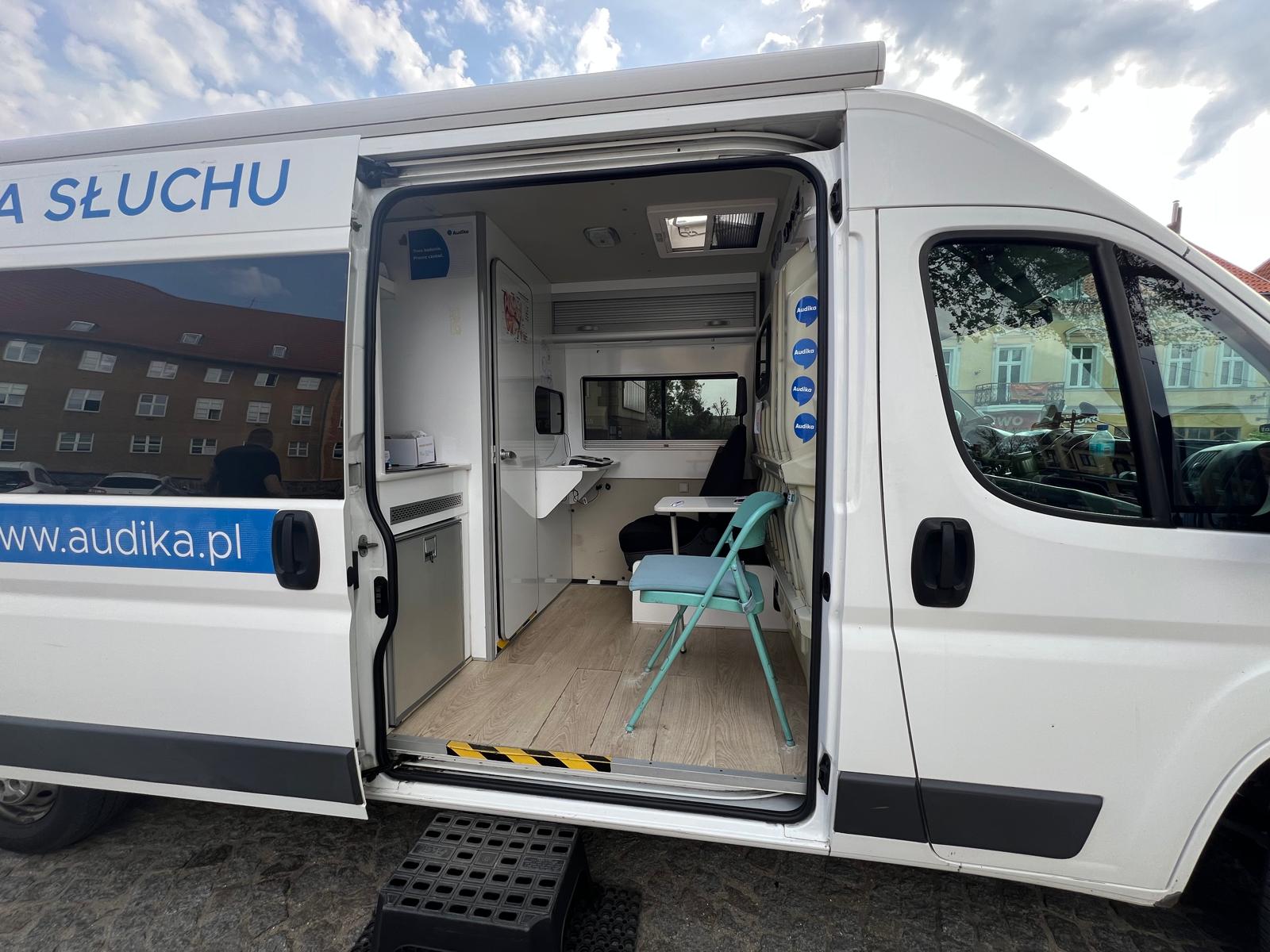 mobilny Słuchbus Audika